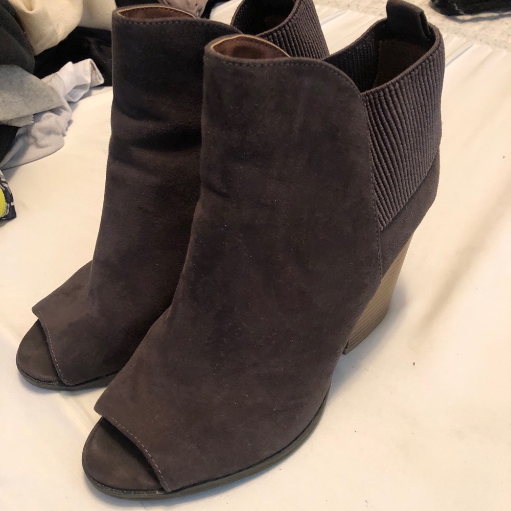 Suede open toe heel